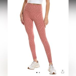 STRUT THIS Scarllet ankle legging